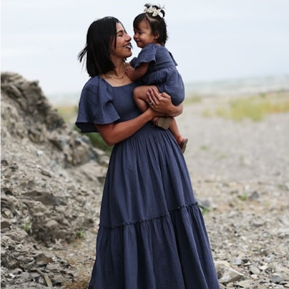 Ivy City Co Mommy + Me Dress, Lennon Maxi Dress size L and 18M.